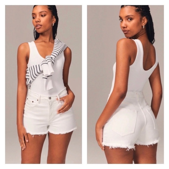 NWT ABERCROME & FITCH Curve Love White High Rise Cutoff Denim Mom Shorts Size 24 - Picture 1 of 6